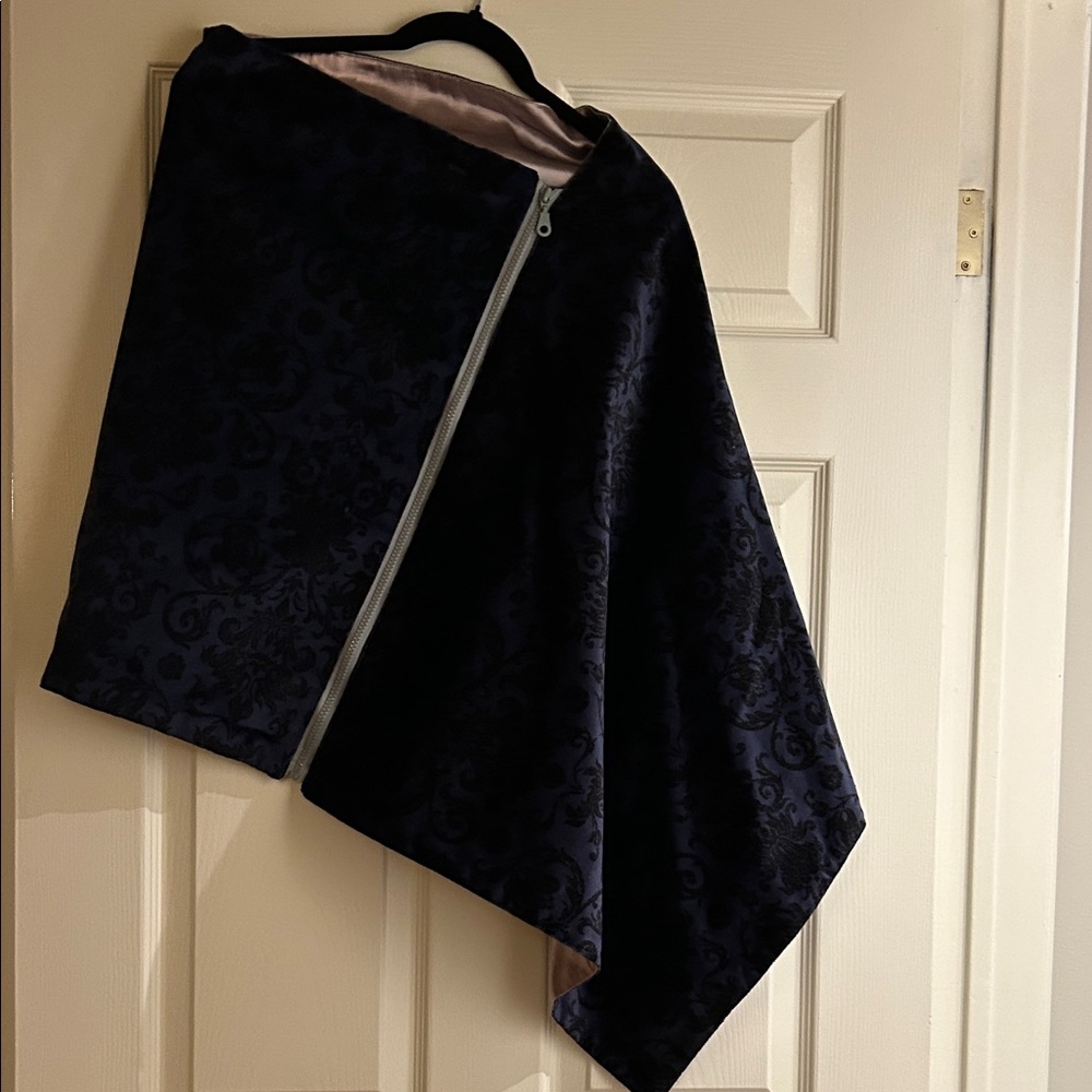 Elegant Black and Blue Velvet Floral Skirt
S-M : Waist 14.5 “ : Length 38”